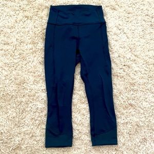 LuluLemon crop teal leggings size 4 align